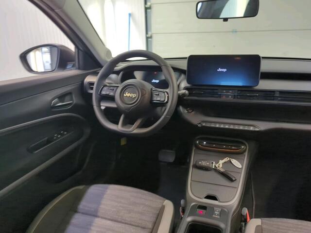 Jeep Avenger Altitude 54 kWh | Navi | Carplay | Stoelverwarming |