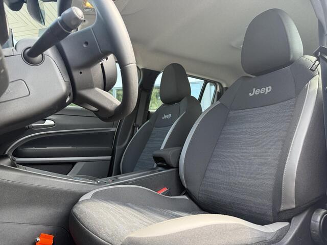 Jeep Avenger Longitude 54 kWh | Navi | Carplay | Stoelverwarming |