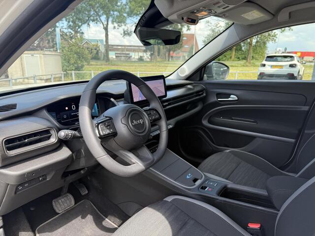 Jeep Avenger Longitude 54 kWh | Navi | Carplay | Stoelverwarming |