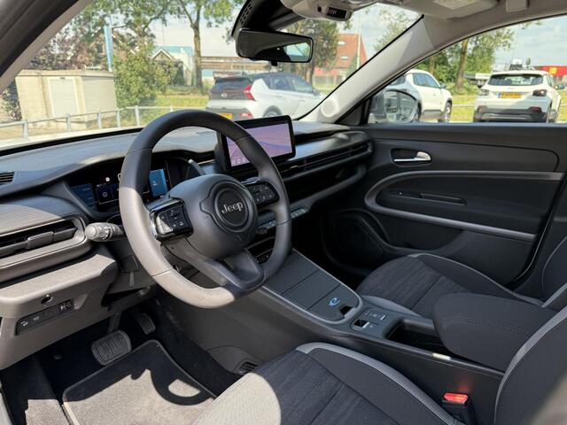 Jeep Avenger Longitude 54 kWh | Navi | Carplay | Stoelverwarming |