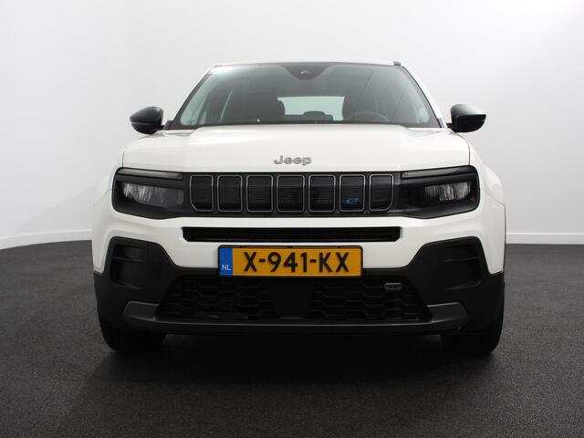 Jeep Avenger Longitude 54 kWh Navigatie Apple Carplay/ Android Auto Parkeersensor achter Cruise Control Stoelverwarming Full LED Virtual Cockpit Climate Control