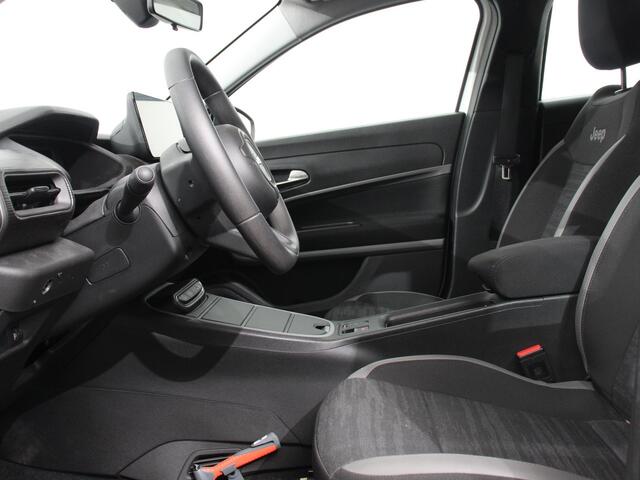 Jeep Avenger Longitude 54 kWh Navigatie Apple Carplay/ Android Auto Parkeersensor achter Cruise Control Stoelverwarming Full LED Virtual Cockpit Climate Control