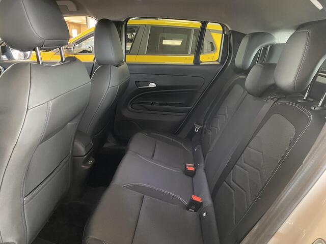 Jeep Avenger Summit 54 kWh | NIEUW | Navigatie | Keyless Entry | Elektr. achterklep | Winterpack | Warmtepomp