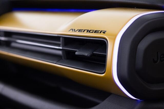 Jeep Avenger 1st Edition 54 kWh ? 1e Eigenaar