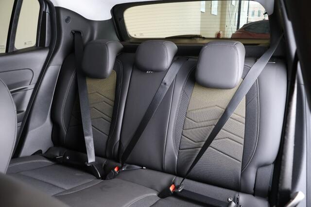 Jeep Avenger Summit 54 kWh - Dodehoek - Elek. achterklep - CarPlay - Camera