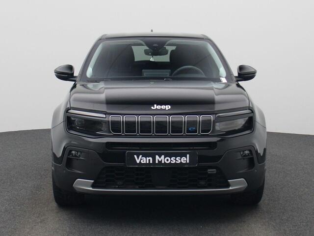 Jeep Avenger 54kWh 1st Edition | Navigatie | Apple & Android Carplay | Parkeersensoren Voor & Achter | Achteruitrijcamera | Stoelverwarming | Privacy Glass | Climate Control | Adaptieve Cruise Control |