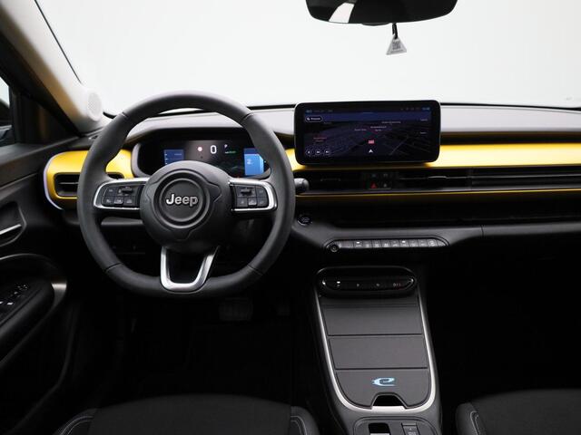 Jeep Avenger 54kWh 1st Edition | Navigatie | Apple & Android Carplay | Parkeersensoren Voor & Achter | Achteruitrijcamera | Stoelverwarming | Privacy Glass | Climate Control | Adaptieve Cruise Control |