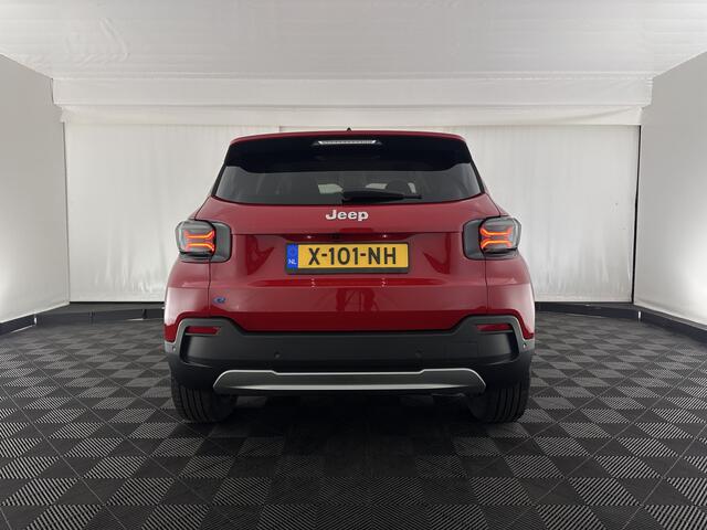 Jeep Avenger Summit 54 kWh [ 3-Fase ] {SOH-95%} (INCL-BTW) *LEATHER-MICROFIBRE | FULL-LED | ADAPTIVE-CRUISE | BLIND-SPOT | CAMERA | DIGI-COCKPIT | NAVI-FULLMAP | HEATED-COMFORTSEATS | ECC | CCS-FASTLOADER | PDC | CARPLAY | CRUISE | 18''AL