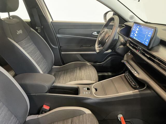 Jeep Avenger Longitude Automaat 54 kWh Navigatie Apple Carplay/Android Auto Climate Control Cruise Control Lichtmetalen Velgen Dab Keyless Parkeer Sensoren