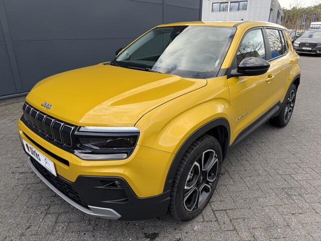 Jeep Avenger 1.2 e-Hybrid Summit (JBL - Keyless Entry - Elektrische Klep - Adaptieve Cruise Controle - Camera - Automatische Airco - Parkeersensoren V+A - LED)