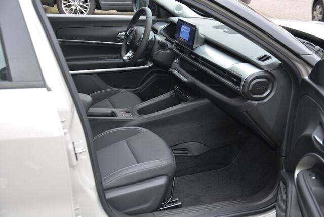 Jeep Avenger 1.2 e-Hybrid Altitude | JBL sound | 360 camera | elektr klep