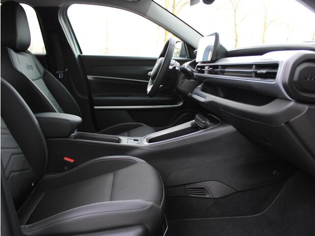 Jeep Avenger 1.2 e-Hybrid Summit Automaat | Navi / Camera / Climate