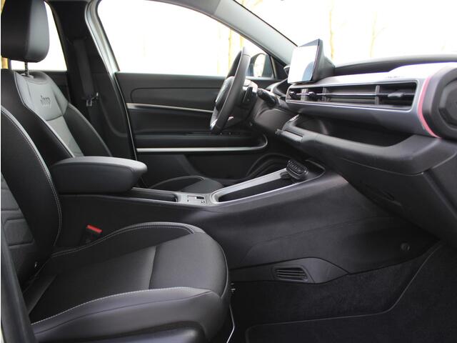 Jeep Avenger 1.2 e-Hybrid Summit Automaat | Navi / Camera / Climate