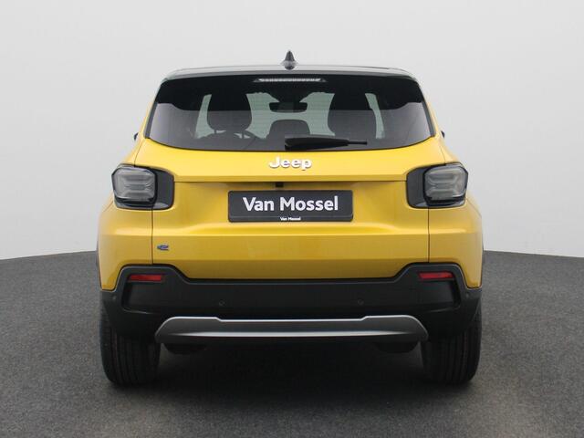 Jeep Avenger 54kWh Altitude | Airconditioning | Licht metalen velgen 18 inch | Cruise control Adaptive | Navigatie | Half lederen bekleding zwart | LED koplampen | Park Distance Control voor en achter | Achteruitrijcamera |