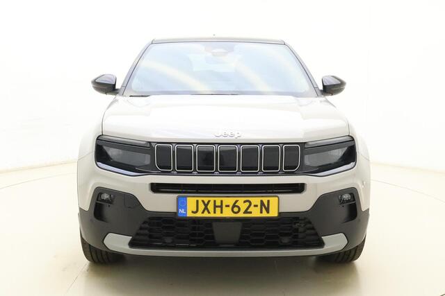 Jeep Avenger Summit 54 kWh | Panoramadak | Elektrische kofferklep | Camera | LED projector koplampen | 18'' lichtmetalen velgen | Warmtepomp | Voorruitverwarming | Two-tone lak