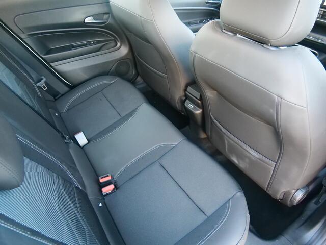 Jeep Avenger 1.2 Altitude 101 Pk Trekhaak / Camera / Climate / LED