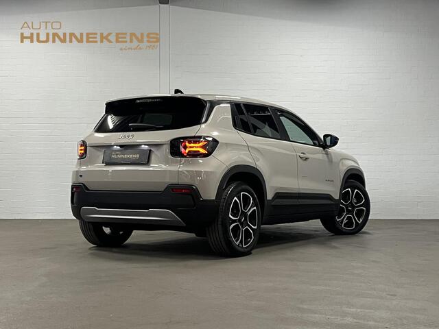 Jeep Avenger Summit 54 kWh *2.496 km* Adaptive cruise control | Camera | Carplay | Airco | Dodehoek detectie | 18" lichtmetalen wielen |