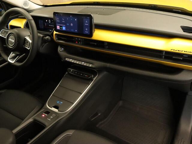 Jeep Avenger 1st Edition 54 kWh - SOH 94.8% - ORIGINEEL NEDERLANDSE AUTO - DODEHOEKDETECTIE - ADAPTIEVE CRUISE CONTROL - PARKEERSENSOREN VOOR EN ACHTER - DRAADLOZE TELEFOONLADER - APPLE CARPLAY/ANDROID AUTO - VOORSTOELEN VERWARMD