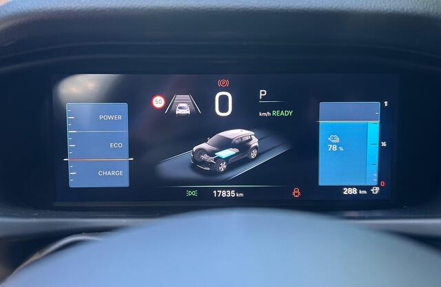 Jeep Avenger Summit 54 kWh l Apple Carplay l Camera l Adaptive Cruise l LED