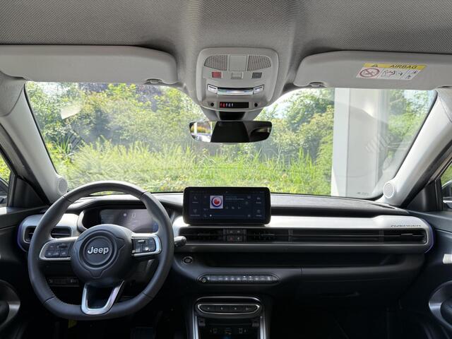 Jeep Avenger Summit 54 kWh | Climate & Adaptive Cruise Control | Achteruitrijcamera | Dodehoek detectie | Applecarplay/Android Auto |