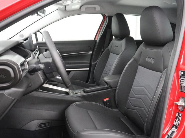 Jeep Avenger Avenger 54 kWh | SOH 94,2% | 3F | Navigatie | Carplay | Camera | Cruise control | Automaat | Elektrische laadklep | Stoelverwarming
