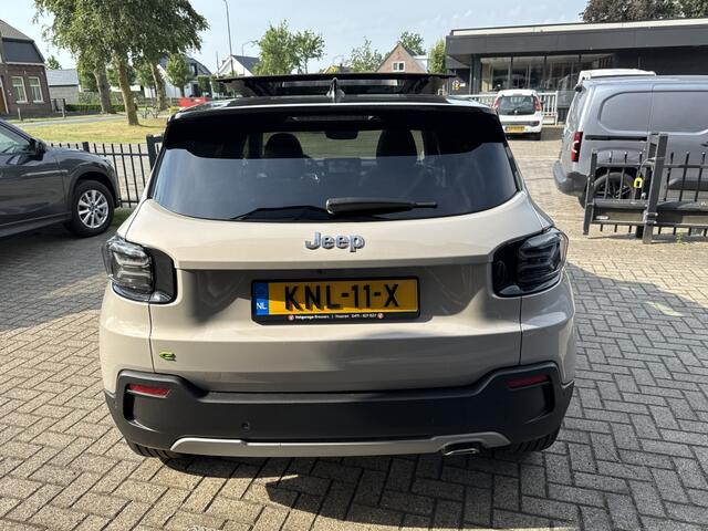 Jeep Avenger 1.2 e-Hybrid Summit | Schuifdak