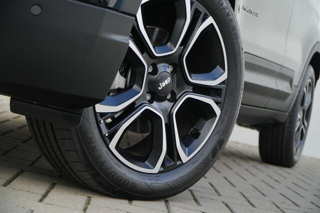 Jeep Avenger Summit 54kWh | Pano | Infotainment | Winter | Camera | 18"