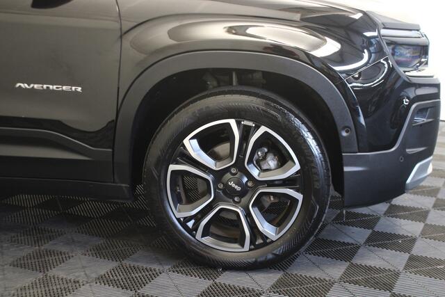 Jeep Avenger 1.2 e-Hybrid Summit