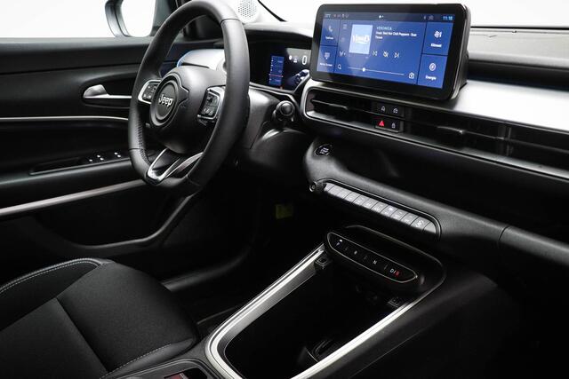 Jeep Avenger Altitude 54 kWh | SFEERVERLICHTING | DRAADLOZE LADER | DAB | APPLE | CAMERA