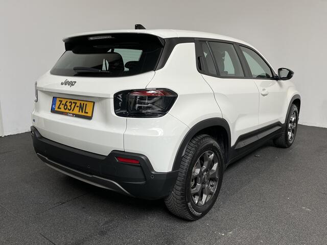 Jeep Avenger Longitude 54 kWh Navigatie Apple Carplay/ Android Auto Parkeersensor achter Cruise Control Stoelverwarming Full LED Virtual Cockpit Climate Control