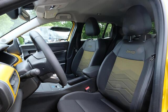 Jeep Avenger 1st Edition 54 kWh 165 PK | 54 KWH | CarPlay | Navigatie | LED verlichting | Lichtmetalen velgen | Two - Tone | Elektrische klep |