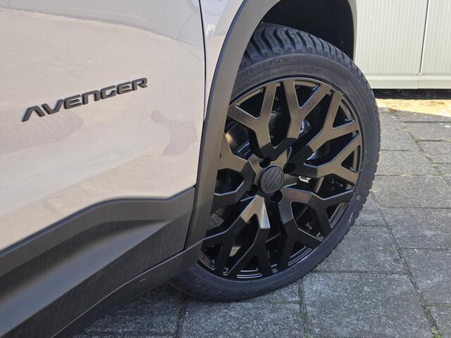 Jeep Avenger Altitude 54 kWh | 20'' Brute velgen | Apple-Android | Stoelverwarming
