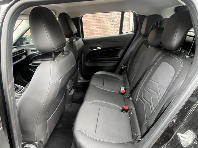Jeep Avenger Altitude 1.2 Turbo 100pk | ELEKTR. ACHTERKLEP | JBL HIFI | NAVI | CAMERA | STOELVERW. | VERWARMDE VOORRUIT | ADAPTIVE CRUISE | CLIMA | ADAPTIVE CRUISE |