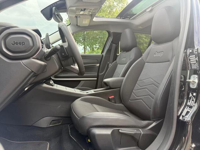Jeep Avenger 1.2 e-Hybrid Summit