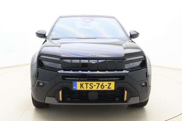 Jeep Avenger 85th Anniversary 54 kWh | Special editie | DEMO | 8 Jaar speciale garantie | Panoramisch schuif/kanteldak | Electrische achterklep