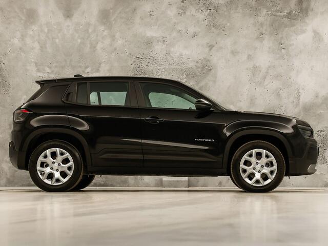 Jeep Avenger Altitude 54 kWh Automaat (VIRTUAL COCKPIT, SOH 97%, APPLE CARPLAY, GROOT NAVI, SPORTSTOELEN, ADAPTIVE CRUISE, PARKEERSENSOREN, NIEUWSTAAT)