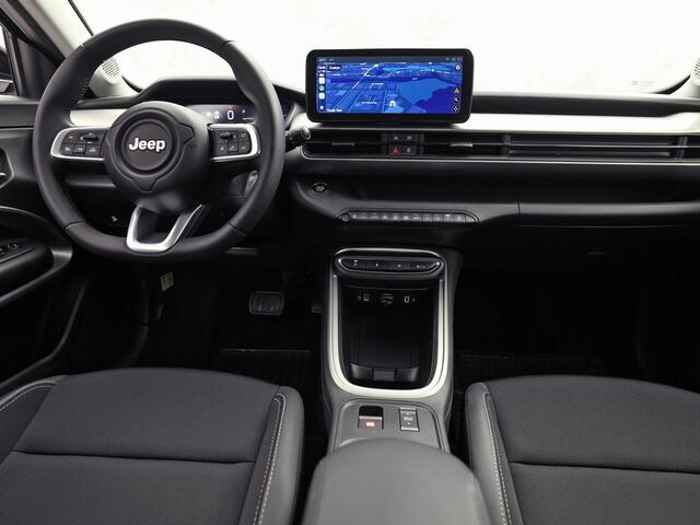 Jeep Avenger Altitude 54 kWh Automaat (VIRTUAL COCKPIT, SOH 97%, APPLE CARPLAY, GROOT NAVI, SPORTSTOELEN, ADAPTIVE CRUISE, PARKEERSENSOREN, NIEUWSTAAT)