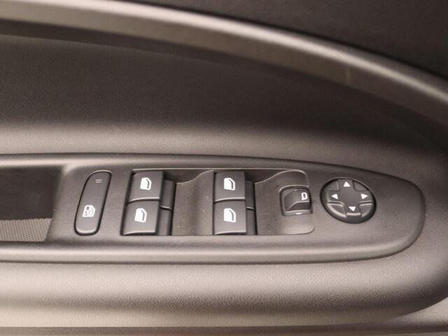 Jeep Avenger 1.2 e-Hybrid Altitude | Camera | Apple Carplay | Climate Control |