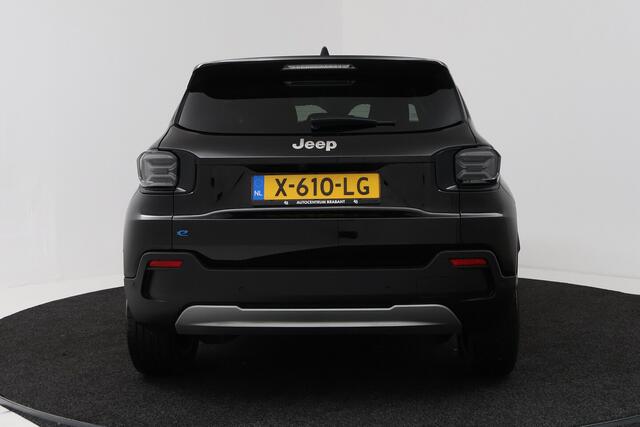 Jeep Avenger Summit 54 kWh SOH 95% (PARKEERSENSOREN, CRUISE CONTROL ADAPTIEF, CAMERA, NAVIGATIE)