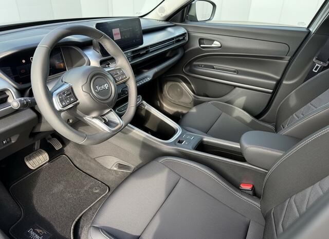 Jeep Avenger 1.2 e-Hybrid Altitude jbl, virtual dis, led