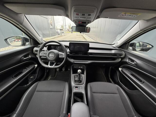 Jeep Avenger 1.2 Altitude | Winterpakket | Camera | Apple/Android CarPlay | JBL audio | Electrische kofferklep | Meer foto's volgen!