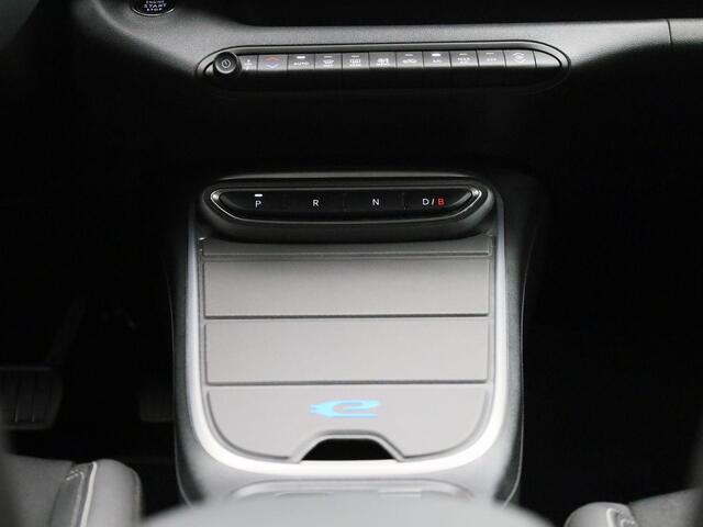 Jeep Avenger Altitude 54 kWh | Elektr. bed. achterklep | Climate Control / ECC | Licht metalen velgen 18 inch | Cruise control Adaptive | Navigatie | Half lederen bekleding | Stoelverwarming | LED koplampen | Park Distance Control voor en achter | Achteruitrijcamera |
