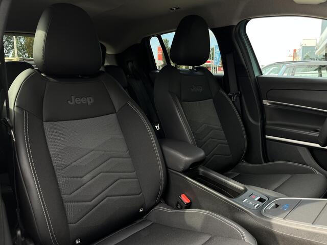 Jeep Avenger Summit 54 kWh | Apple/Android | Dodehoek detectie | Keyless start