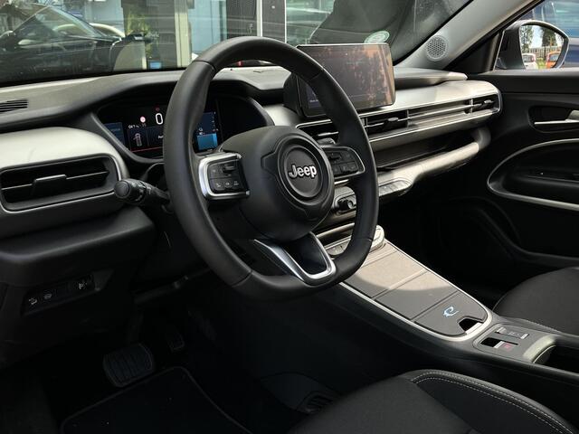 Jeep Avenger Summit 54 kWh | Apple/Android | Dodehoek detectie | Keyless start