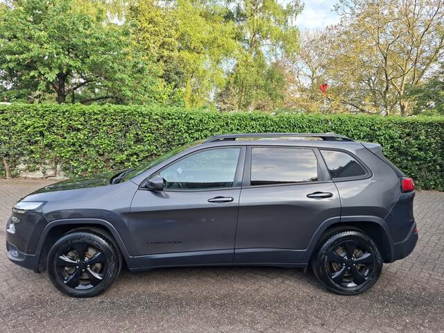 Jeep CHEROKEE VAN 2.2 GRIJS KENTEKEN LEER/XENON/NAVI/PDC 200PK