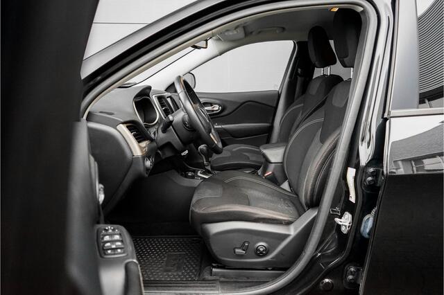 Jeep CHEROKEE 2.2 Limited 200PK 4WD Automaat Xenon 18"