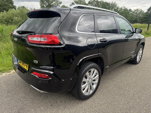 Jeep CHEROKEE 2.2 Overland Vol Opties!! Weinig Km !!