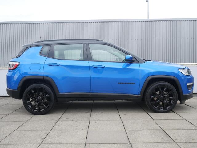 Jeep COMPASS 1.3T Night Eagle Liberty Edition | Trekhaak | Clima | Navi | Carplay | Camera | PDC | 19"
