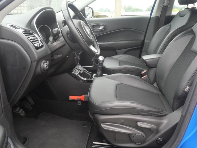 Jeep COMPASS 1.3T Night Eagle Liberty Edition | Trekhaak | Clima | Navi | Carplay | Camera | PDC | 19"