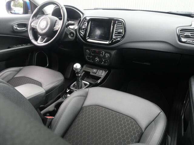 Jeep COMPASS 1.3T Night Eagle Liberty Edition | Trekhaak | Clima | Navi | Carplay | Camera | PDC | 19"